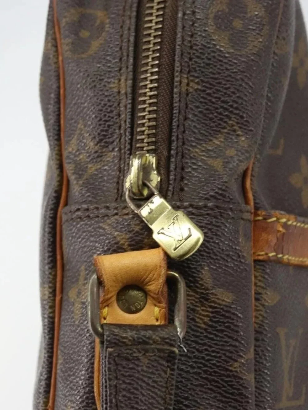 LOUIS VUITTON Monogram Danube MM Shoulder Bag M45264 LV Auth 159539